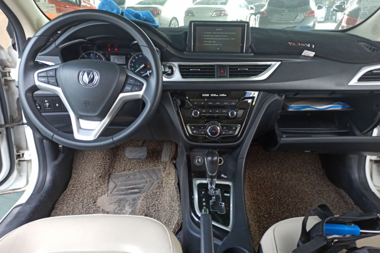 Changan Alsvin V7 2015 car image #10