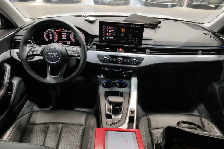 Audi A4L 2021 car image #10