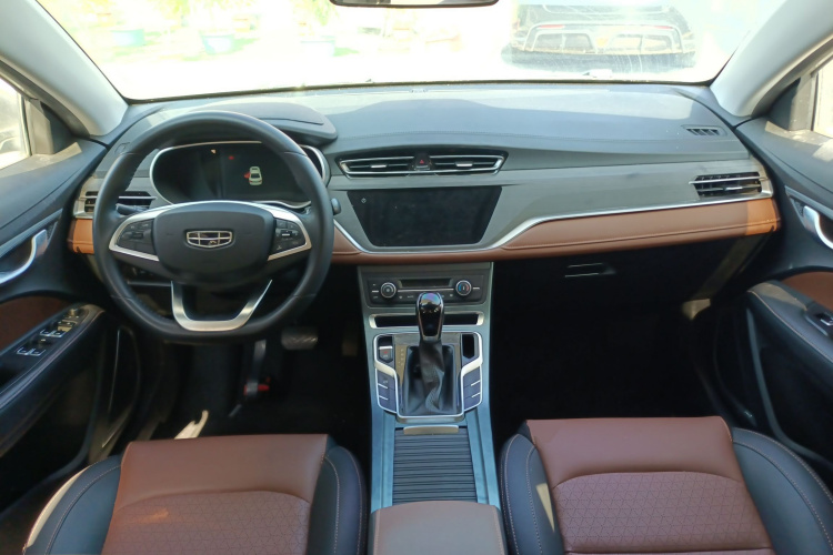 Emgrand 2021 car image #10