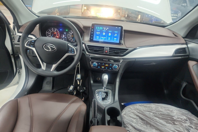 Soueast A5 Wing Dance 2023 #10 Soueast A5 Wing Dance 2023 car image #10