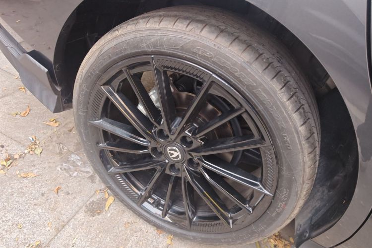 Changan UNI-V 2025 #10 Changan UNI-V 2025 car image #10