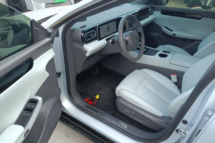 零跑汽车 零跑C01 2024 汽车图片 #10