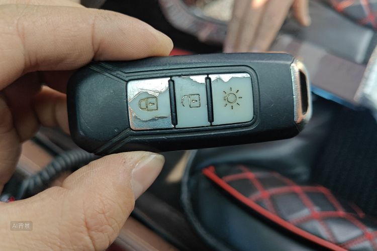 SWM X7 2017 صورة سيارة #10