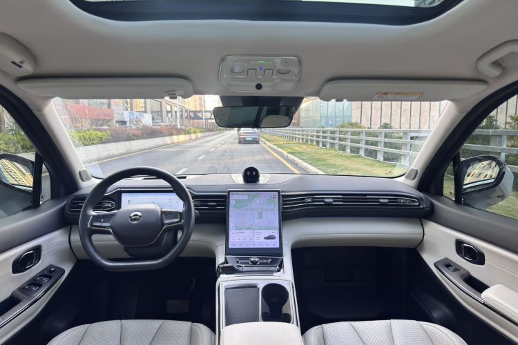 NIO ES8 2021 car image #10