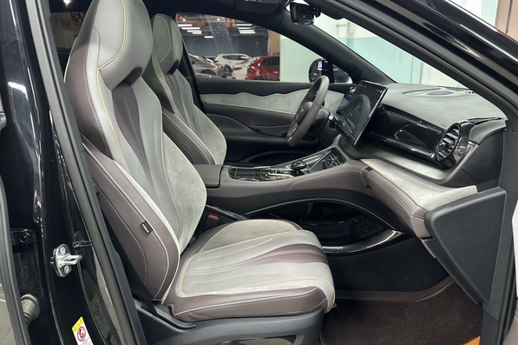 BYD Frigate 07 2024 #10 BYD Frigate 07 2024 car image #10