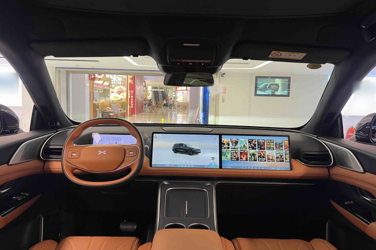 Xpeng G9 2025 immagine di auto #10