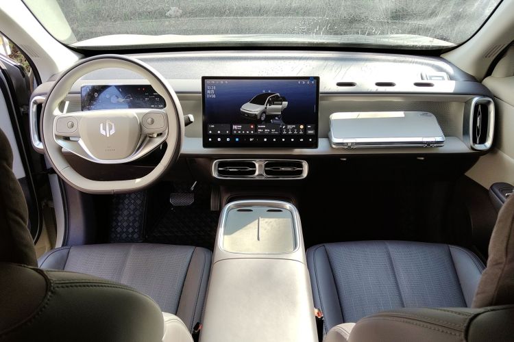 零跑汽车 零跑B10 2025 汽车图片 #10