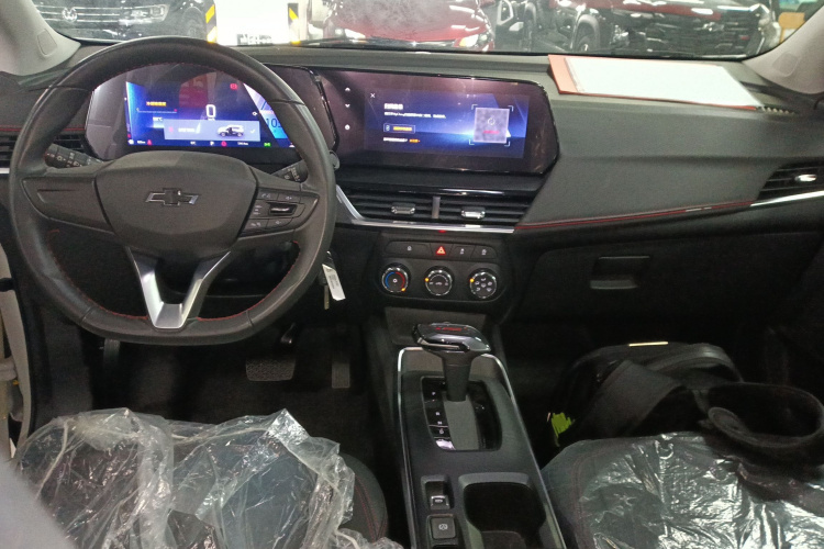 Chevrolet Tracker 2025 изображение автомобиля #10