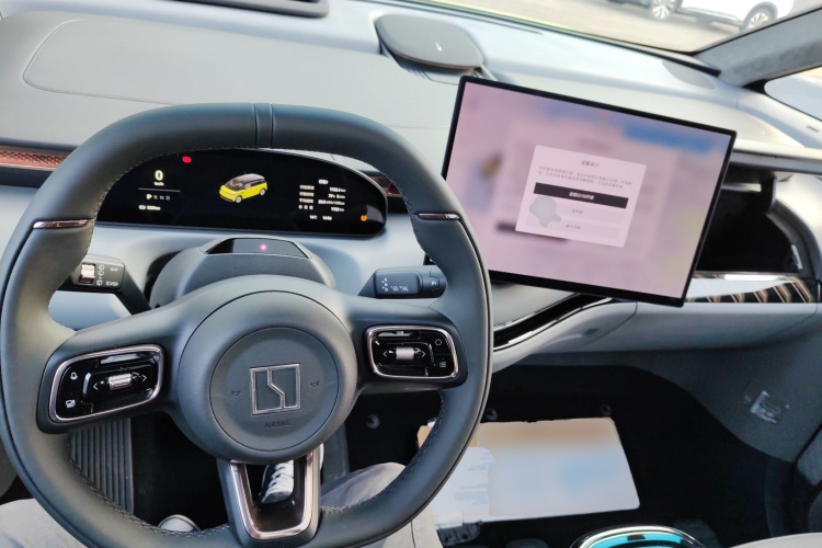 极氪 极氪MIX 2024 汽车图片 #10