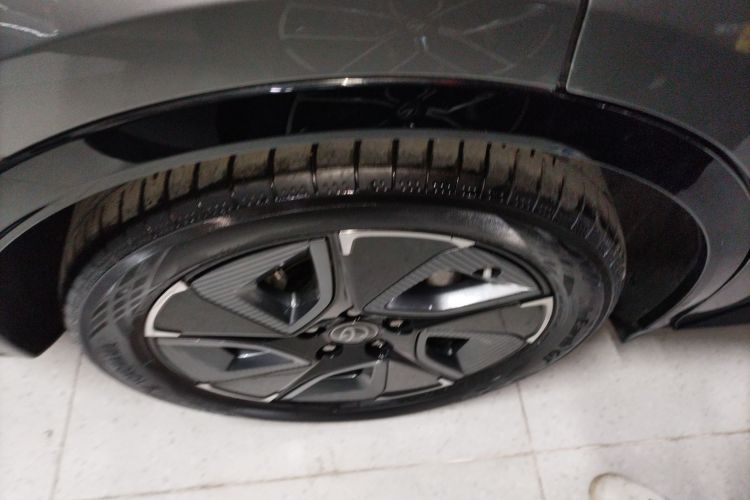 Toyota bZ3 2023 صورة سيارة #10