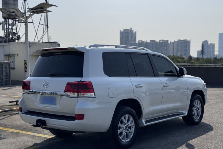Toyota 2019 car image #10