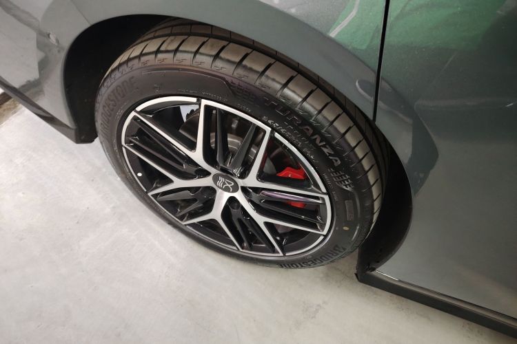 BYD HanL 2025 #10 BYD HanL 2025 car image #10