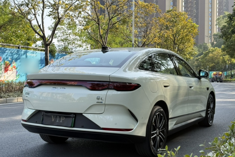 BYD Qin L 2025 car image #10