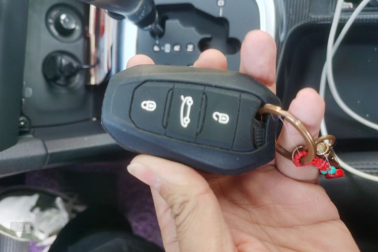 Citroen C4L 2015 #10 Citroen C4L 2015 car image #10