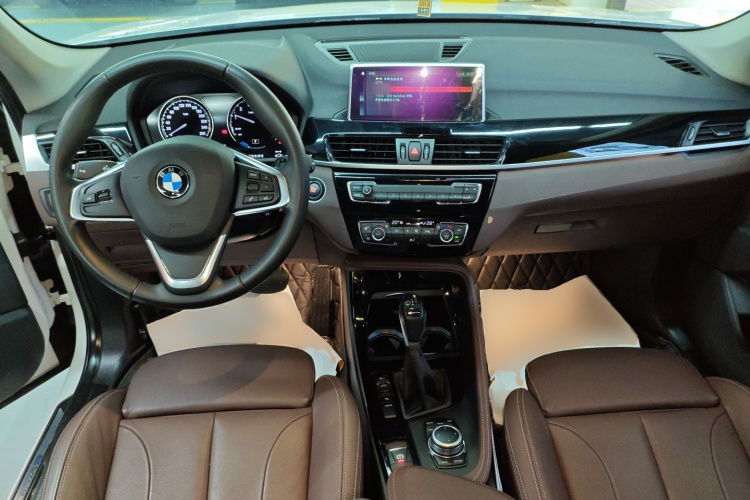 BMW X1 New Energy 2019 immagine di auto #10