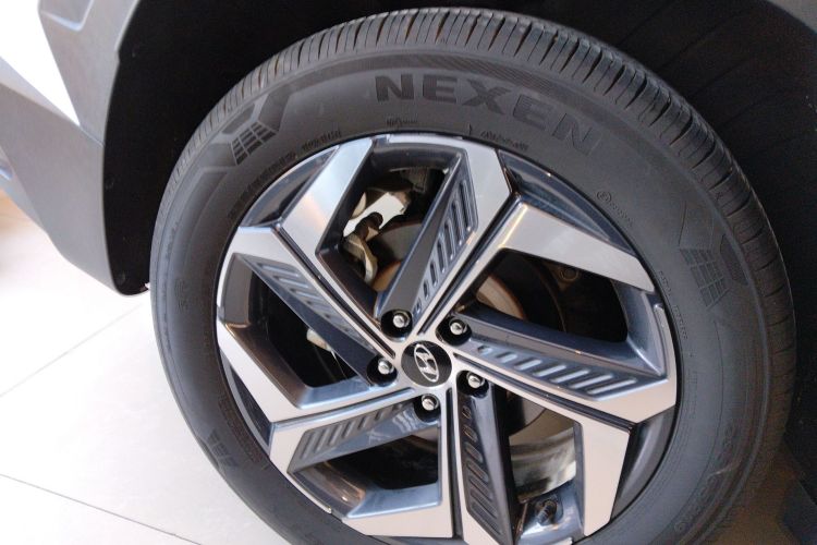 Hyundai Tucson 2023 car image #10