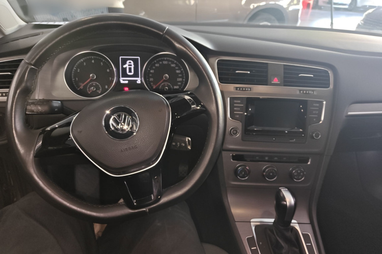 Volkswagen Golf 2016 car image #10
