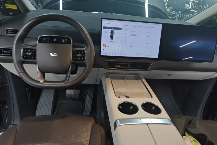 理想汽车 理想MEGA 2024 汽车图片 #10