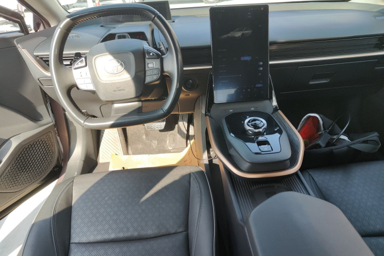 Toyota bZ3 2023 صورة سيارة #10