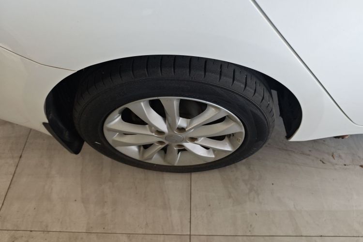 Kia K3 2017 car image #10