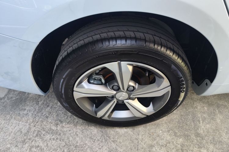 GEELY Emgrand L HiP 2025 car image #10