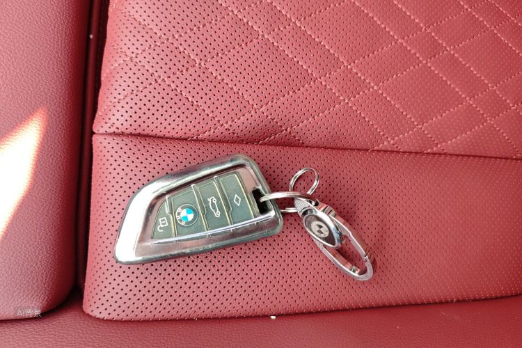 BMW iX3 2023 صورة سيارة #10