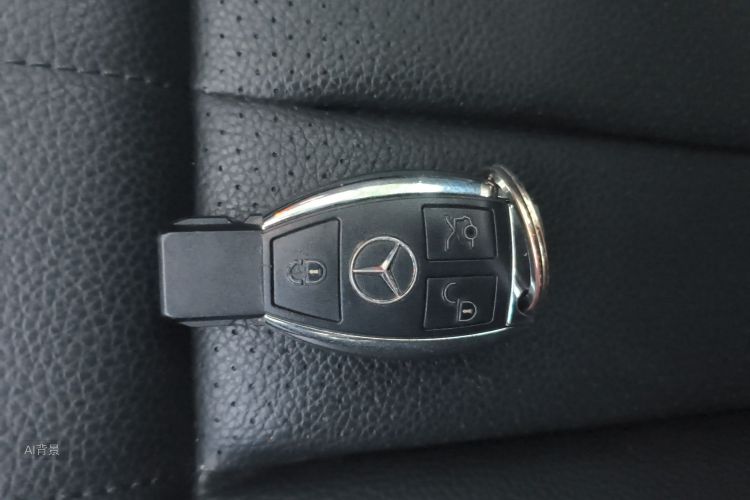 Mercedes-Benz E Class 2014 car image #10