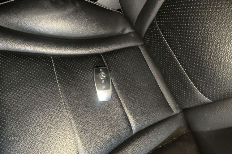 Mercedes-Benz C Class 2019 car image #10