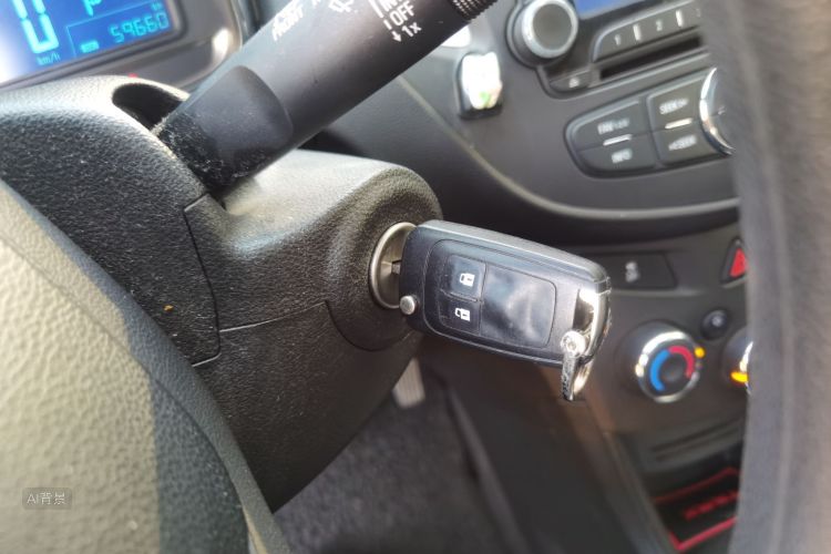 Chevrolet Tracker 2015 immagine di auto #10