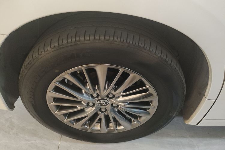 Toyota Alphard 2022 car image #10