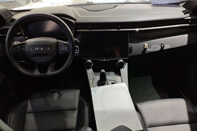Lynk & Co 01 EM-P 2022 #10 Lynk & Co 01 EM-P 2022 car image #10