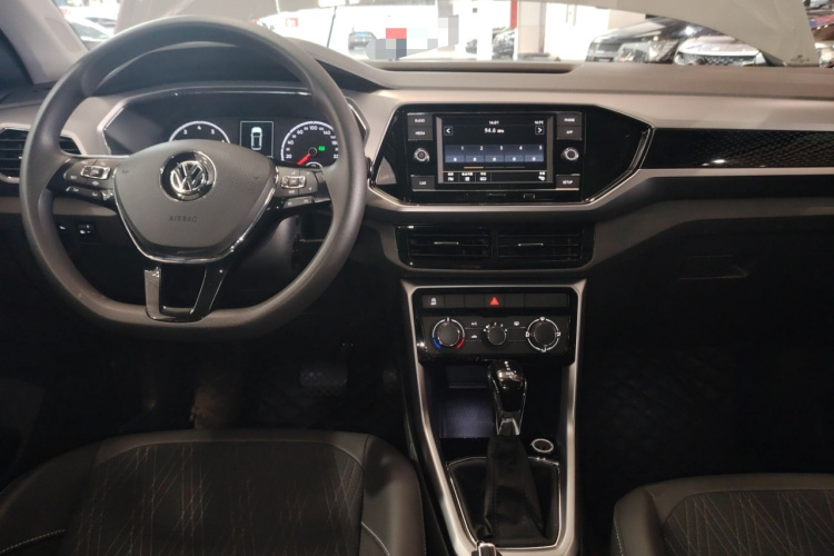 Volkswagen T-Cross 2019 car image #10