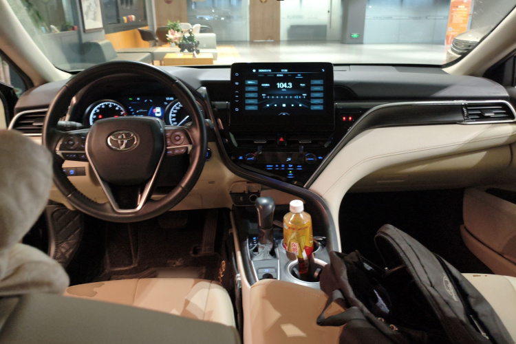 Toyota Camry 2022 imagem de carro #10