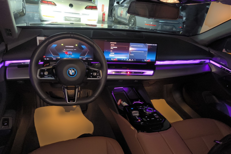 BMW i5 2025 #10 BMW i5 2025 car image #10