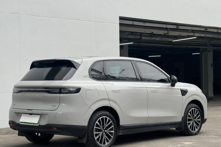 零跑汽车 零跑B10 2025 汽车图片 #10