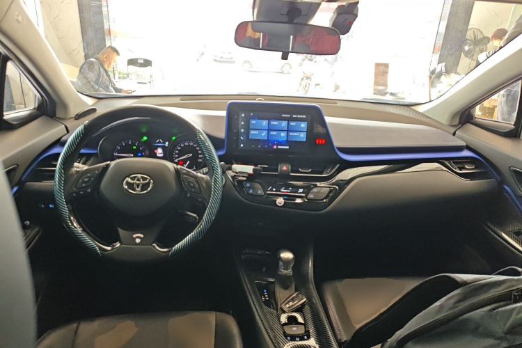 Toyota C-HR 2021 #10 Toyota C-HR 2021 car image #10