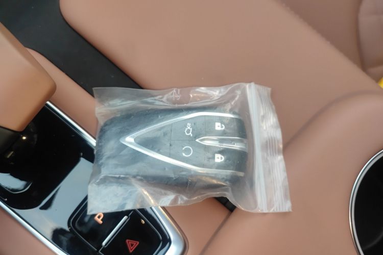 Changan UNI-Z PHEV 2025 car image #10