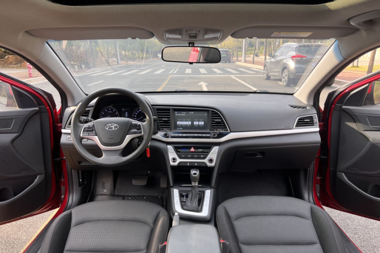 Hyundai Elantra AD 2019 car image #10