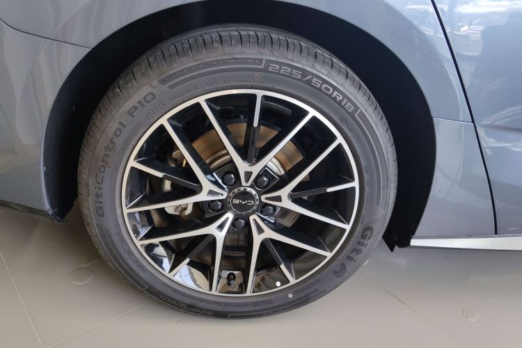 BYD Seal 07 DM-i 2025 #10 BYD Seal 07 DM-i 2025 immagine di auto #10