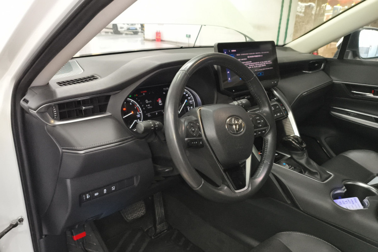 Toyota Harrier 2023 car image #10