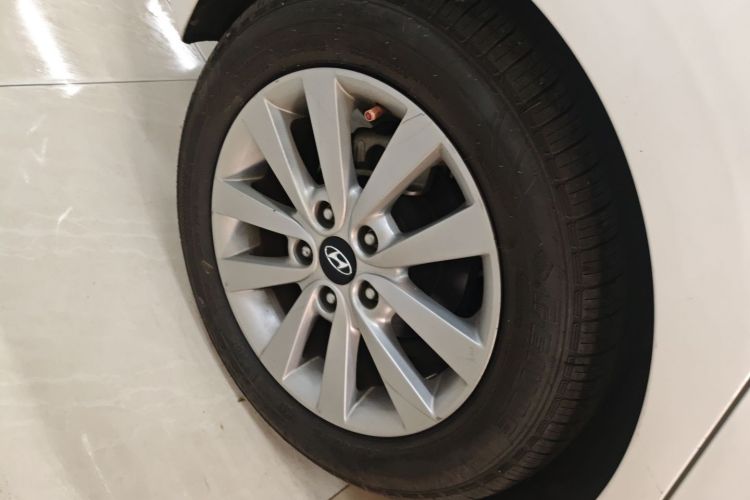 Hyundai Mistra 2014 #10 Hyundai Mistra 2014 car image #10