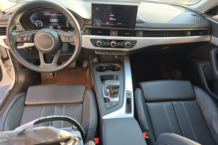 Audi A4L 2023 car image #10