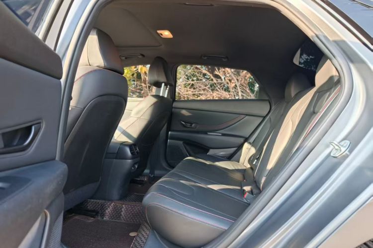 Hyundai Elantra 2023 car image #10