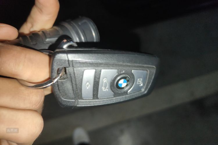 BMW 5 Series GT 2016 immagine di auto #10