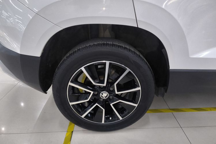 Skoda Karoq 2020 car image #10