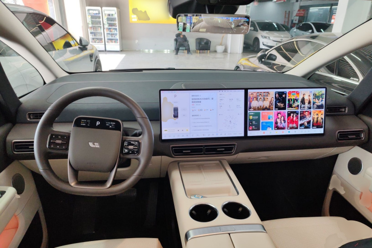 理想汽车 理想MEGA 2025 汽车图片 #10