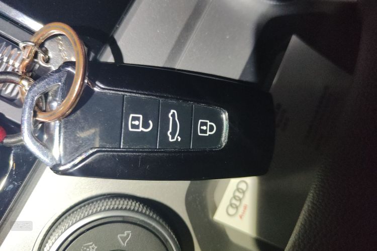 Volkswagen Touareg 2023 #10 Volkswagen Touareg 2023 car image #10