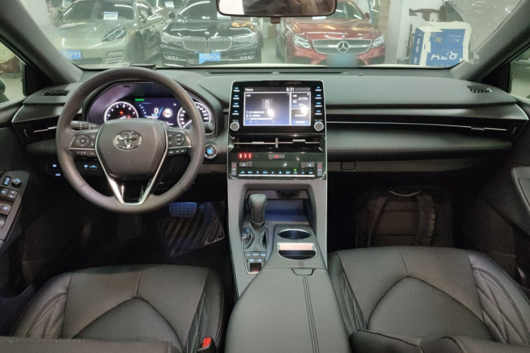 Toyota Avalon 2021 car image #10
