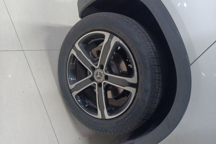 Mercedes-Benz GLA Class 2018 car image #10