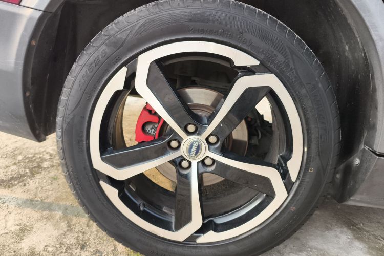 SWM X7 2018 #10 SWM X7 2018 صورة سيارة #10